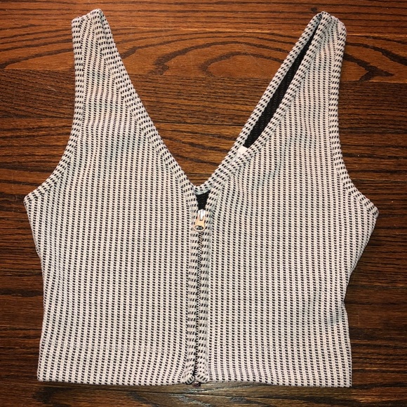 ✨ZARA Crop Top with zipper✨ - Picture 1 of 3
